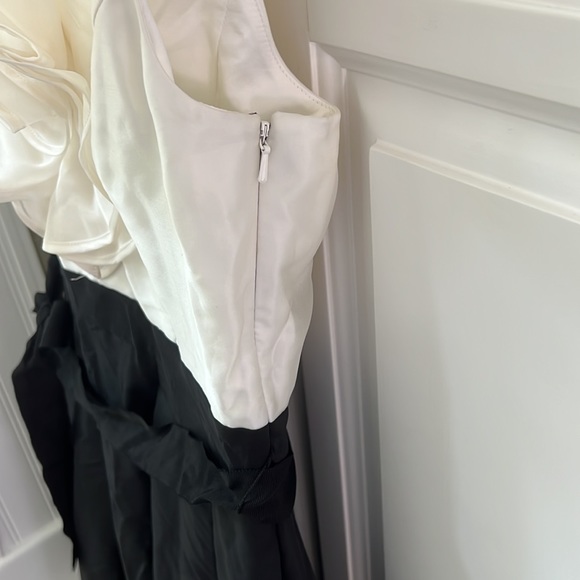 Stunning White House Black Market cocktail dress - Picture 6 of 8